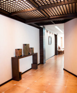 walkway-at-Chettawut-Plastic-Surgery-Center Dr.Chettawut surgery center Thailand